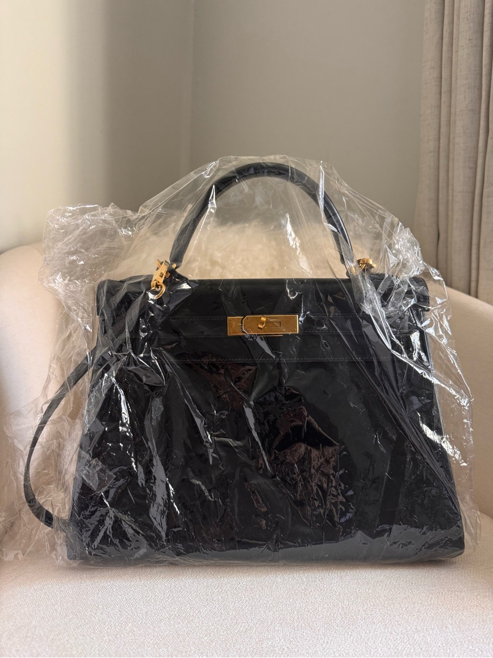 Hermès Kelly Handbag Noir Box Calf with Gold Hardware 32